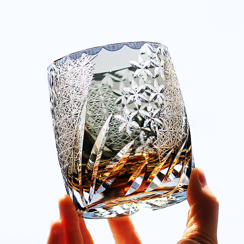Luxury Hand Cut Kiriko Bohemia Style Glass Whisky Cup Color Engraved Glass Luxury Whiskey Glass with Gift Box 310ml
