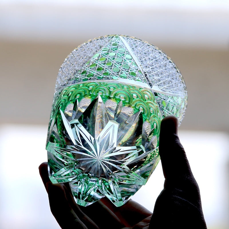 High End 320ml Lead Crystal Whiskey Glass Japanese Edo Kiriko Hand Carved Sea Wave Pattern Artwork for Luxury Home Bar